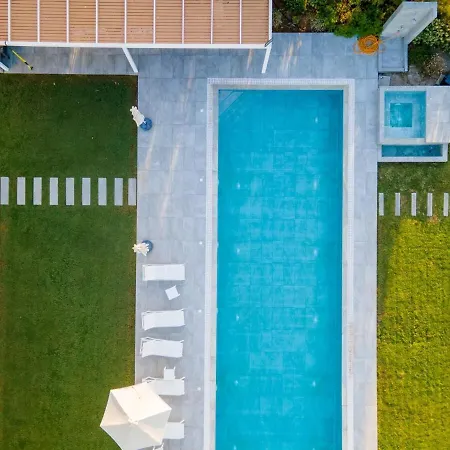 Ramann, Rhodes Fánai