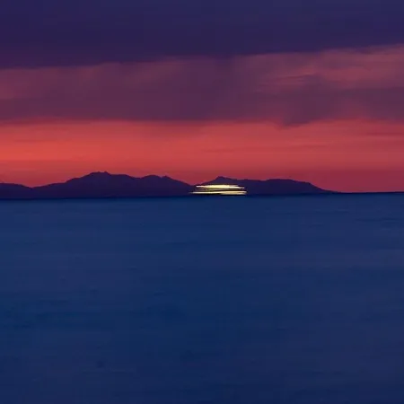 Villa Ramann, Rhodes Fánai