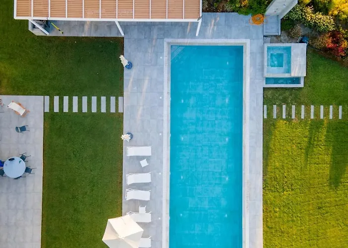 Ramann, Rhodes Fánai