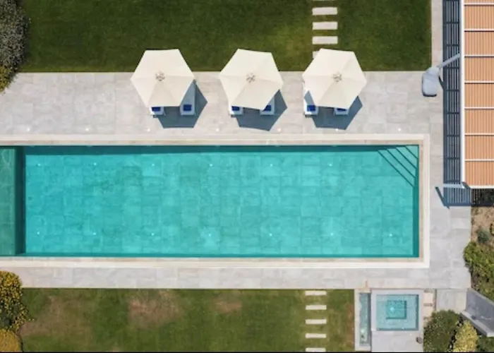 Ramann, Rhodes Villa Fánai