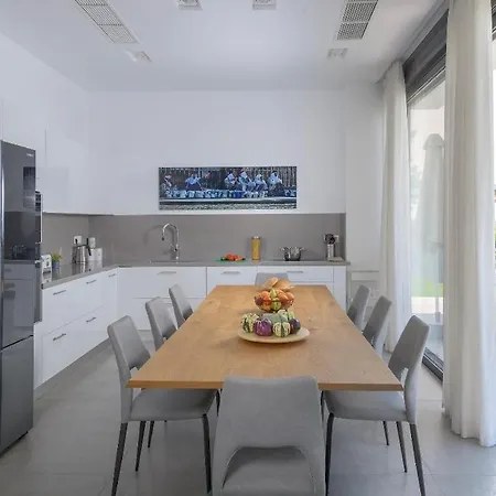 Ramann, Rhodes * Fánesz