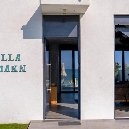 Ramann, Rhodes فيلة