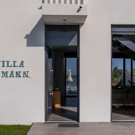 Ramann, Rhodes Villa